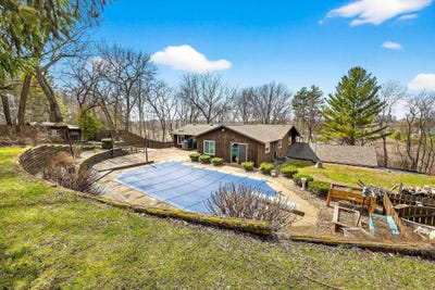 /international/us/2934-county-rd-w-deerfield-wi-110107170958/