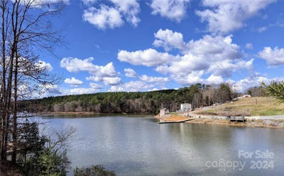 /international/us/42-peaceful-cove-court-granite-falls-nc-110090537106/