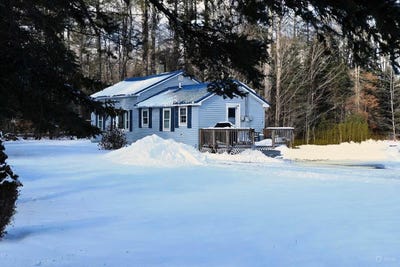 /international/us/396-waterville-road-norridgewock-me-110104571995/