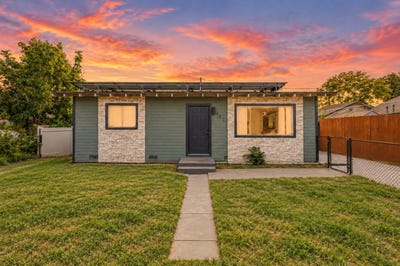 /international/us/407-ne-2nd-avenue-visalia-ca-110120551271/
