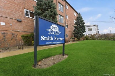 /international/us/222-smith-street-freeport-ny-110106492912/