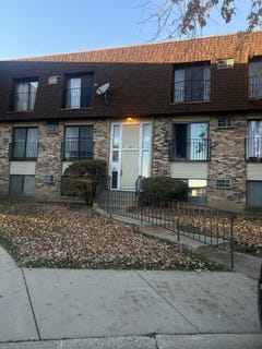/international/us/162-s-waters-edge-drive-glendale-heights-il-110107339600/