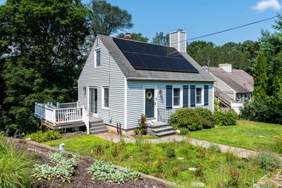 /international/us/24-sunset-terrace-essex-ct-110101123581/