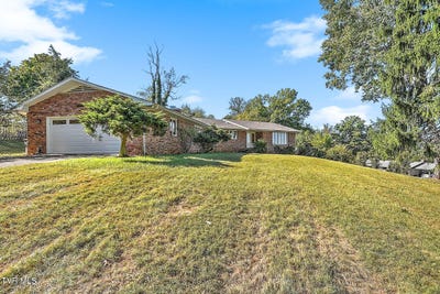 /international/us/3701-skyland-drive-kingsport-tn-110120068817/