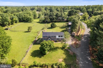 /international/us/4301-mountain-view-drive-haymarket-va-110107723229/