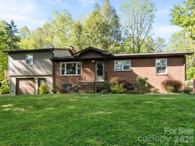 /international/us/97-columbia-circle-hendersonville-nc-110108032399/