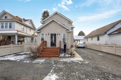 /international/us/59-oak-street-amityville-ny-110106275141/