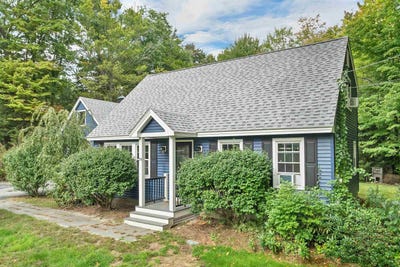 /international/us/74-robbins-road-wilton-nh-110120002649/