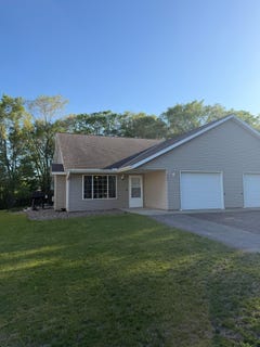 /international/us/266-1st-street-se-avon-mn-110108360360/