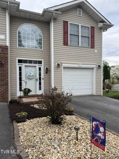 /international/us/1824-king-college-road-bristol-tn-110107391415/