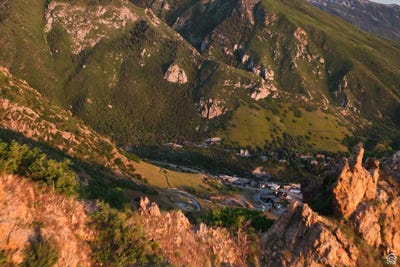 /international/us/7077-s-city-view-cottonwood-heights-ut-110094039699/