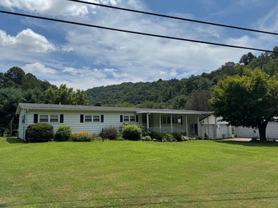 /international/us/87-mack-lane-pine-grove-wv-110101063032/