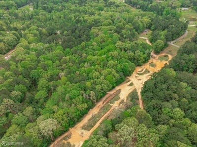 /international/us/whispering-pines-trail-minden-la-110108384693/