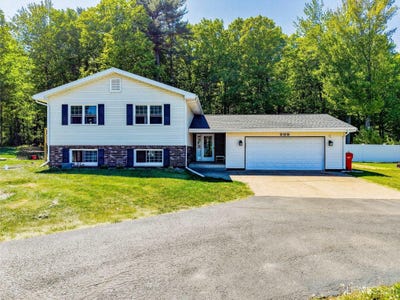 /international/us/205-n-rose-street-ishpeming-mi-110108468093/