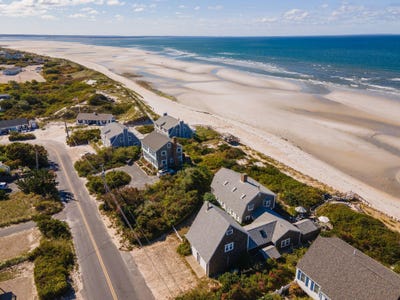 /international/us/156-shore-drive-dennis-ma-110103508693/