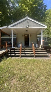 /international/us/2225-six-mile-lake-rd-east-jordan-mi-110108741785/