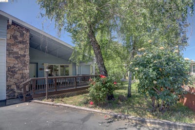 /international/us/22857-rolling-woods-dr-groveland-ca-110108219771/