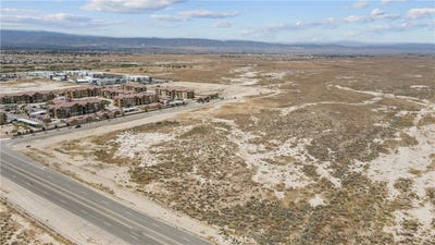/international/us/30-avenue-h-lancaster-ca-110120086226/