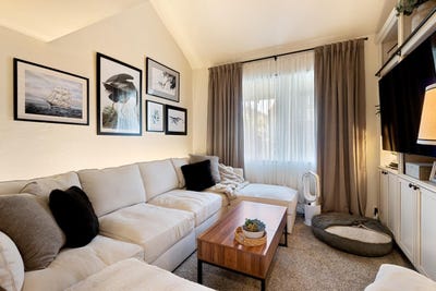 /international/us/565-english-ave-13-monterey-ca-110107378579/
