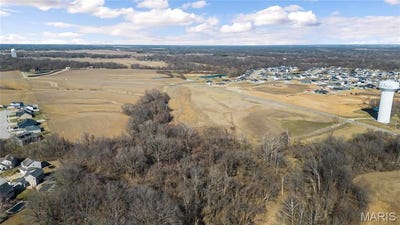 /international/us/1240-pausch-road-o-fallon-il-110098067771/