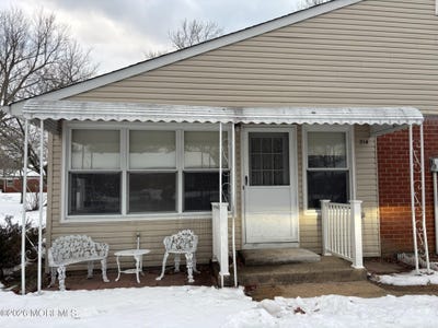/international/us/21-snowberry-lane-whiting-nj-110105711909/