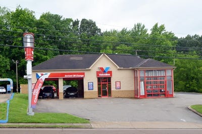 /international/us/1052-mineral-wells-avenue-paris-tn-110104444694/