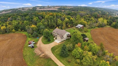 /international/us/8925-280th-street-w-northfield-mn-110120086735/