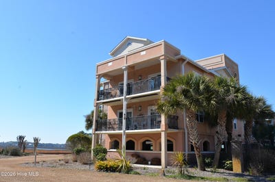 /international/us/3100-marsh-grove-lane-southport-nc-110103632441/
