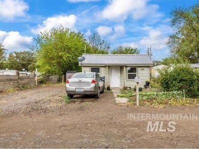 /international/us/222-w-owyhee-ave-homedale-id-110107848647/