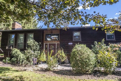/international/us/230-fay-street-hollidaysburg-pa-110119935493/