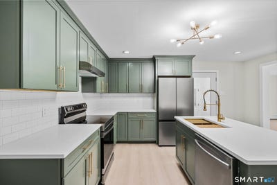 /international/us/576-huntington-street-shelton-ct-110120059894/