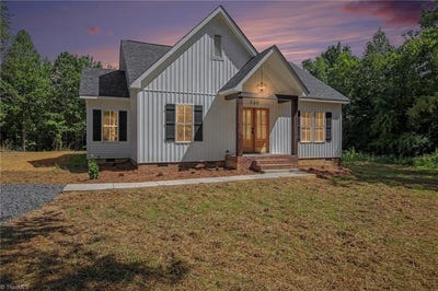 /international/us/281-settlement-loop-stoneville-nc-110119671865/
