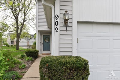 /international/us/902-ashley-court-westmont-il-110107571243/