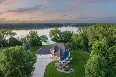 /international/us/16-lake-shore-drive-sherburn-mn-110108750494/