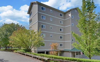 /international/us/121-river-street-4-c-hiawassee-ga-110102739312/