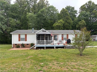 /international/us/1090-chestnut-grove-road-king-nc-110108689113/