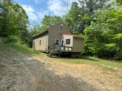 /international/us/6830-hebron-road-saint-marys-wv-110108348685/