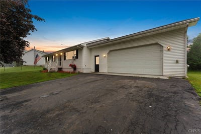/international/us/87-skyline-drive-oswego-ny-110109039607/