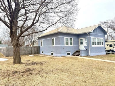 /international/us/806-ring-avenue-n-canby-mn-110106601279/