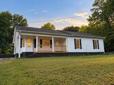 /international/us/200-county-road-860-delano-tn-110119491432/