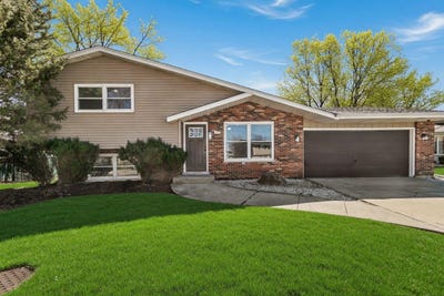 /international/us/6151-victoria-drive-oak-forest-il-110109025433/