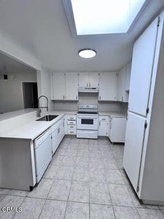 /international/us/1300-saratoga-ventura-ca-110108397406/