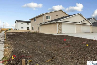 /international/us/3200-noble-drive-mankato-mn-110102165859/