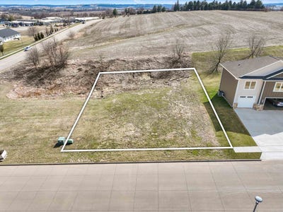 /international/us/2135-jo-ann-drive-asbury-ia-110106927573/