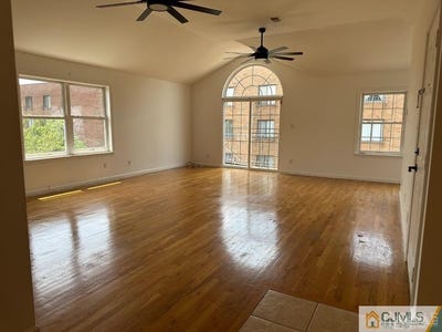 /international/us/2024-grand-avenue-north-bergen-nj-110104609491/