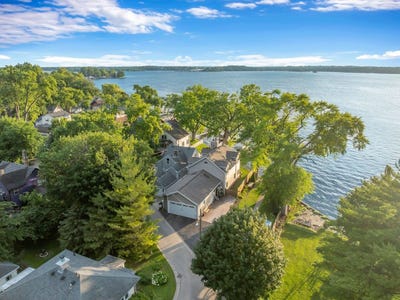 /international/us/68-lake-lane-fox-lake-il-110109050692/