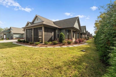 /international/us/236-camden-way-dalton-ga-110103314995/