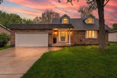 /international/us/1057-woodland-court-lowell-in-110107991449/