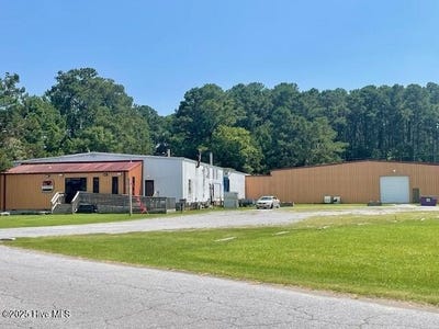 /international/us/4519-w-pine-street-farmville-nc-110100453856/