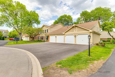 /international/us/136-wolcott-court-schaumburg-il-110107995560/